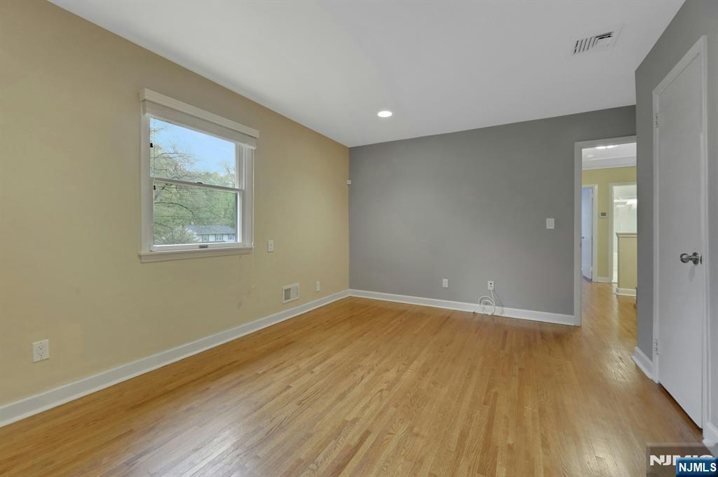 787 Winding Way