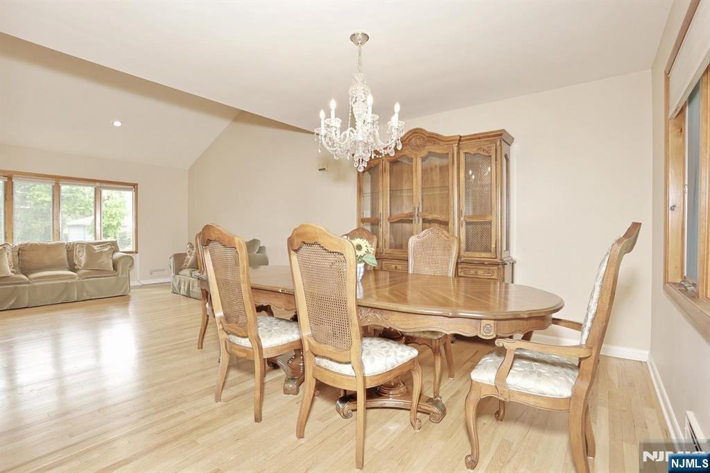 800 Glenside Court