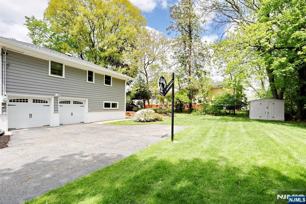 800 Glenside Court