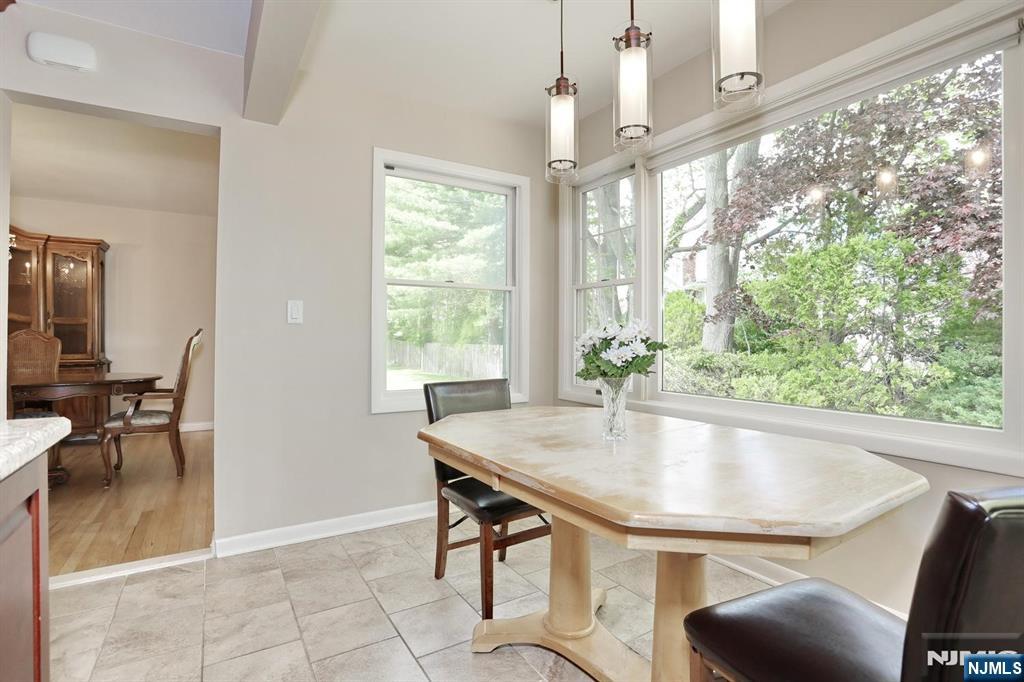800 Glenside Court
