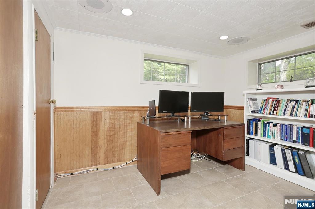 800 Glenside Court