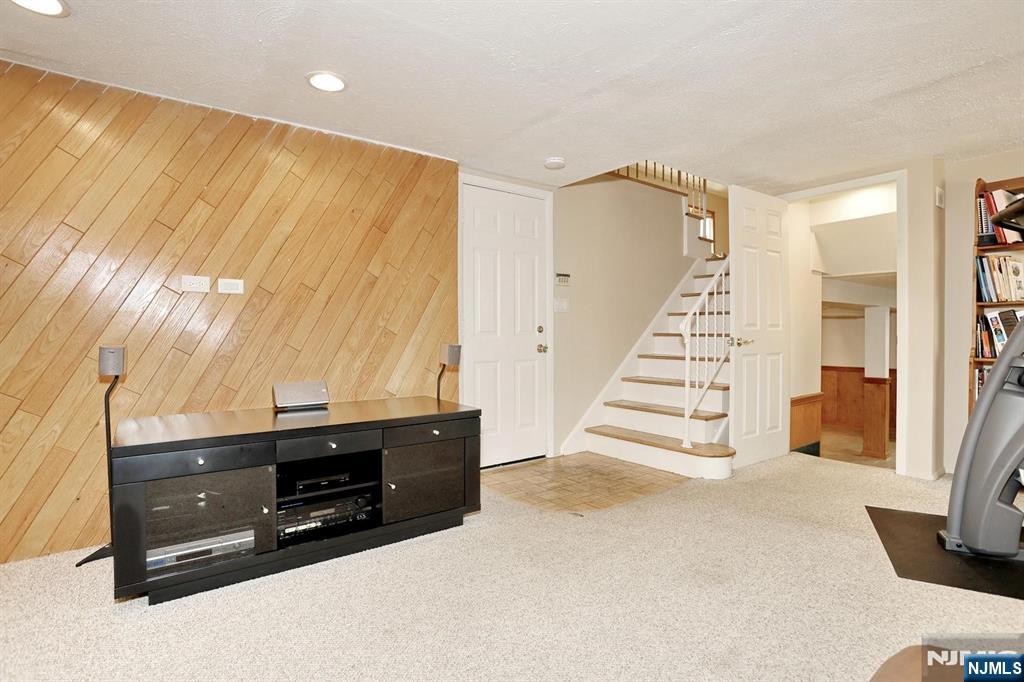 800 Glenside Court