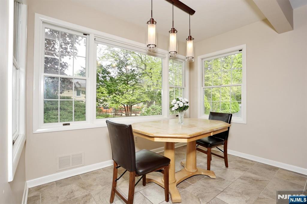 800 Glenside Court