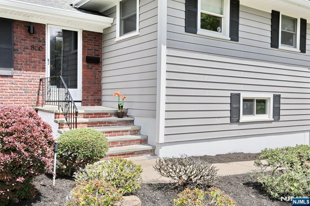 800 Glenside Court