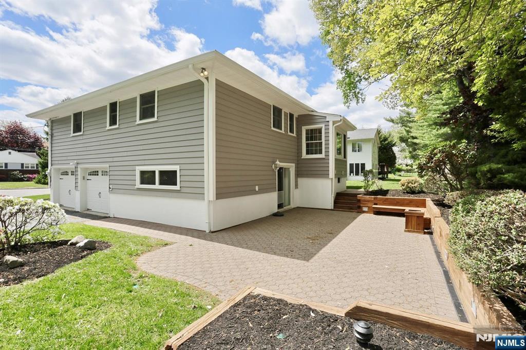 800 Glenside Court