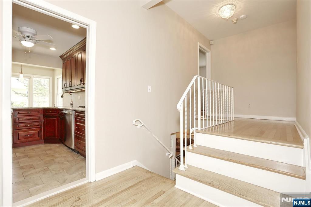 800 Glenside Court