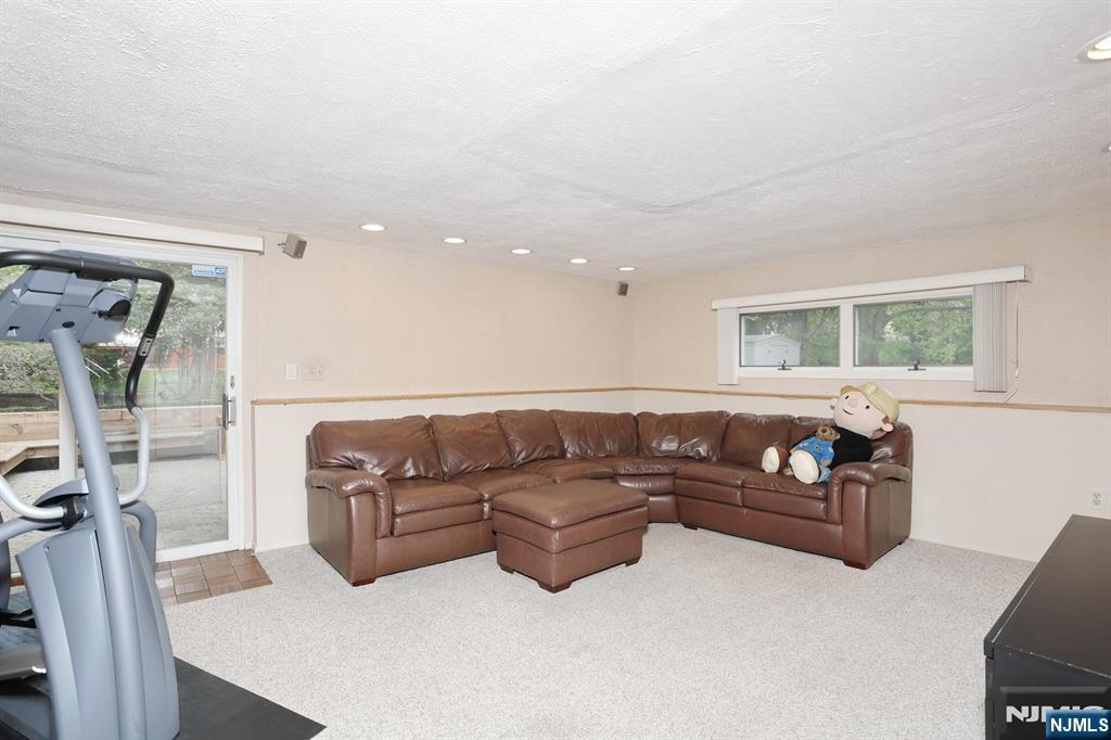 800 Glenside Court