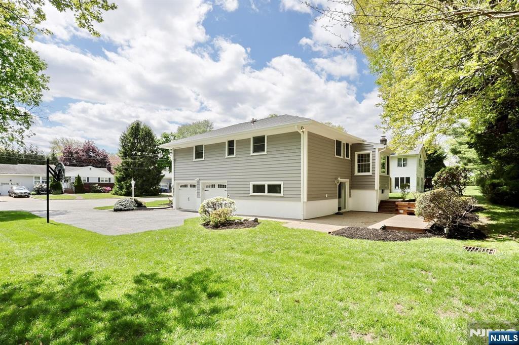 800 Glenside Court