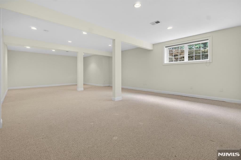 33 Windsor Lane