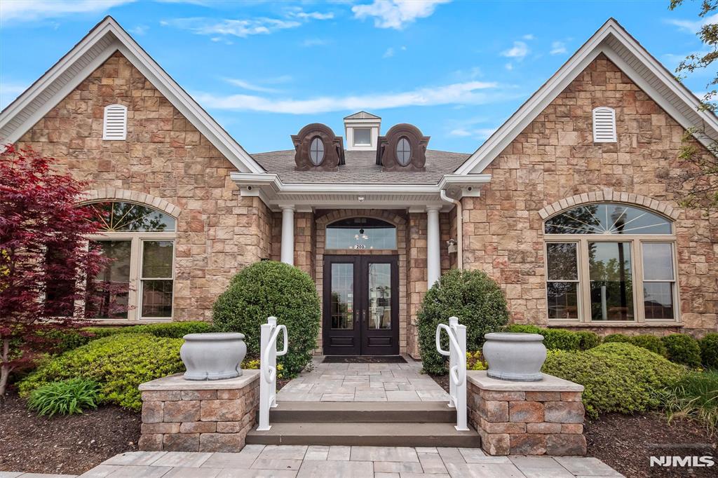 33 Windsor Lane