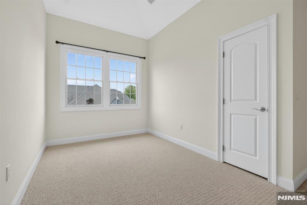 33 Windsor Lane