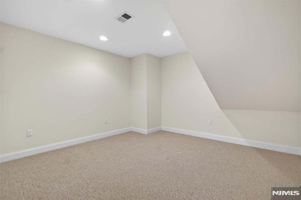 33 Windsor Lane