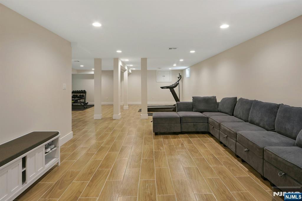 676 Ridgewood Road
