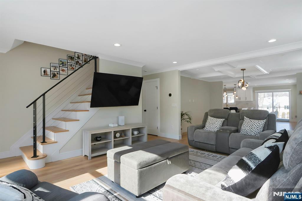 676 Ridgewood Road
