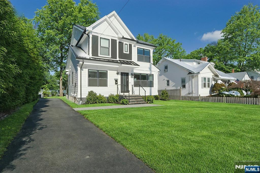 676 Ridgewood Road