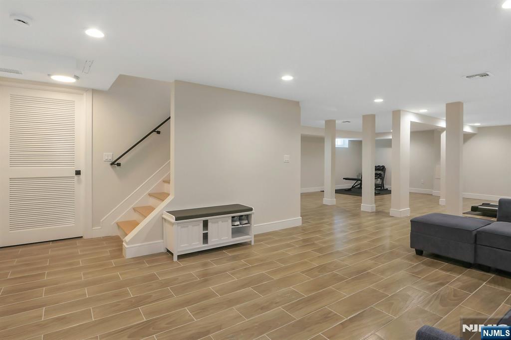 676 Ridgewood Road