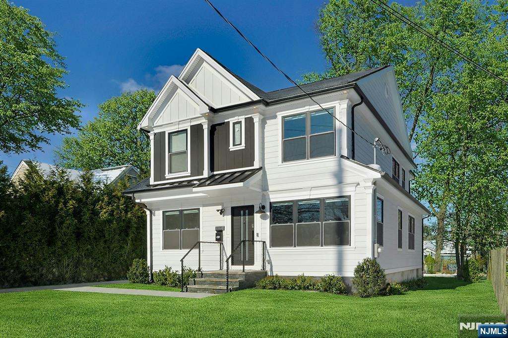 676 Ridgewood Road