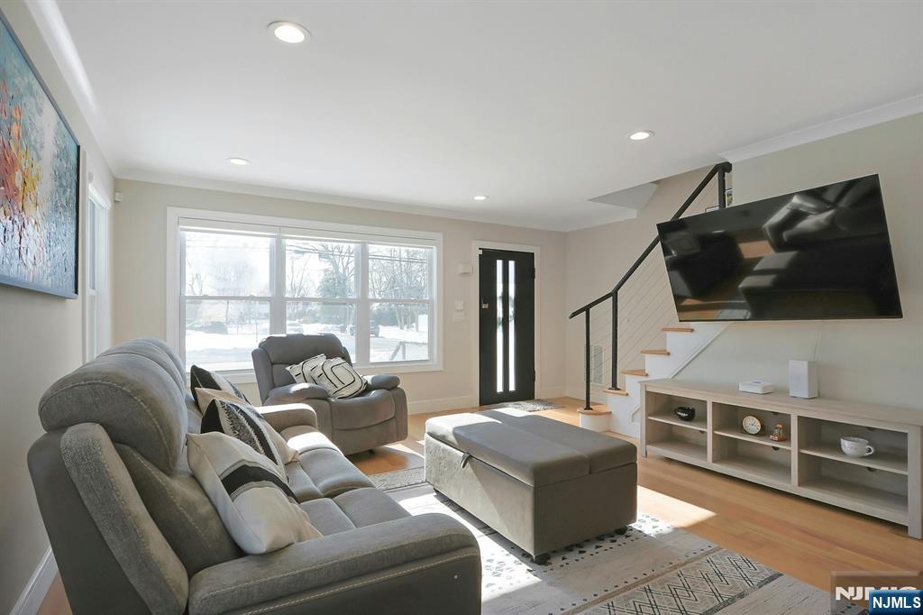 676 Ridgewood Road