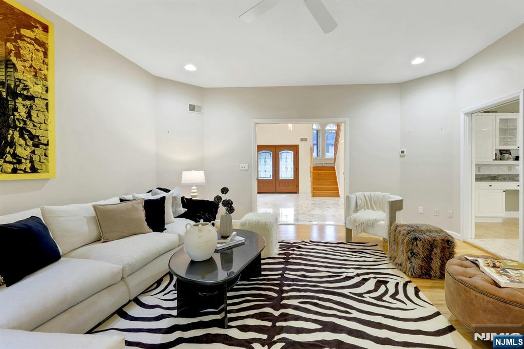 10 Parker Place