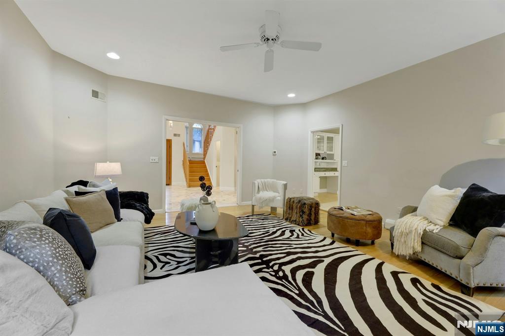 10 Parker Place