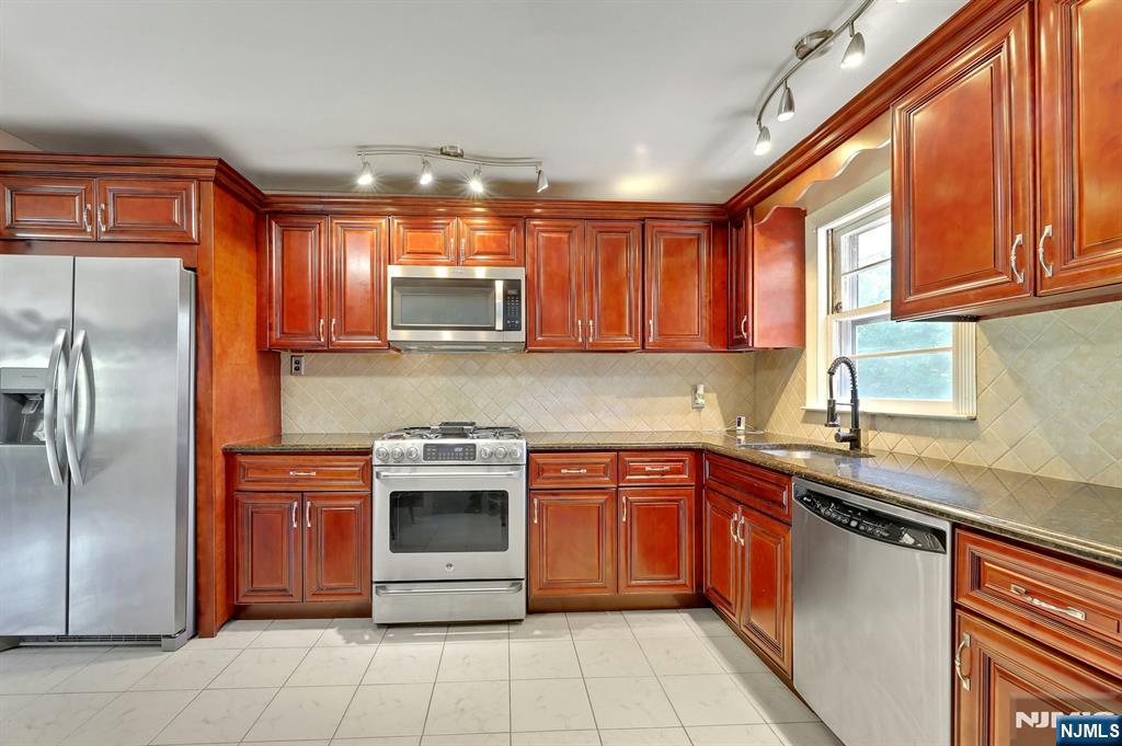 20 Bluehill Road