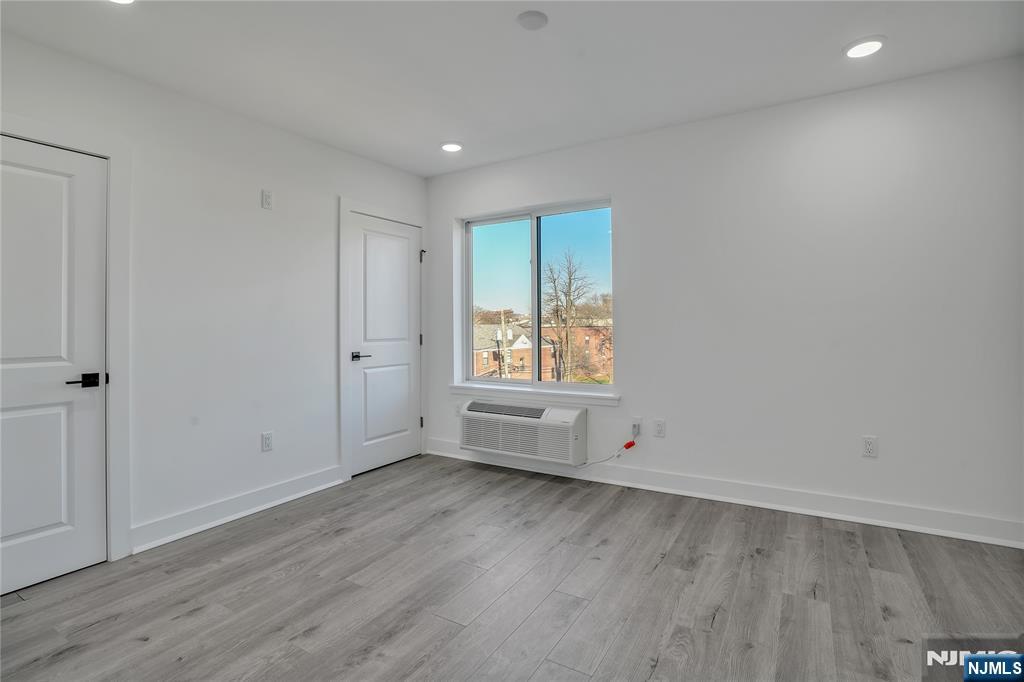 2601 Jane Street 302