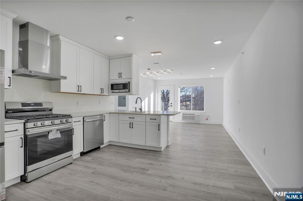 2601 Jane Street 302