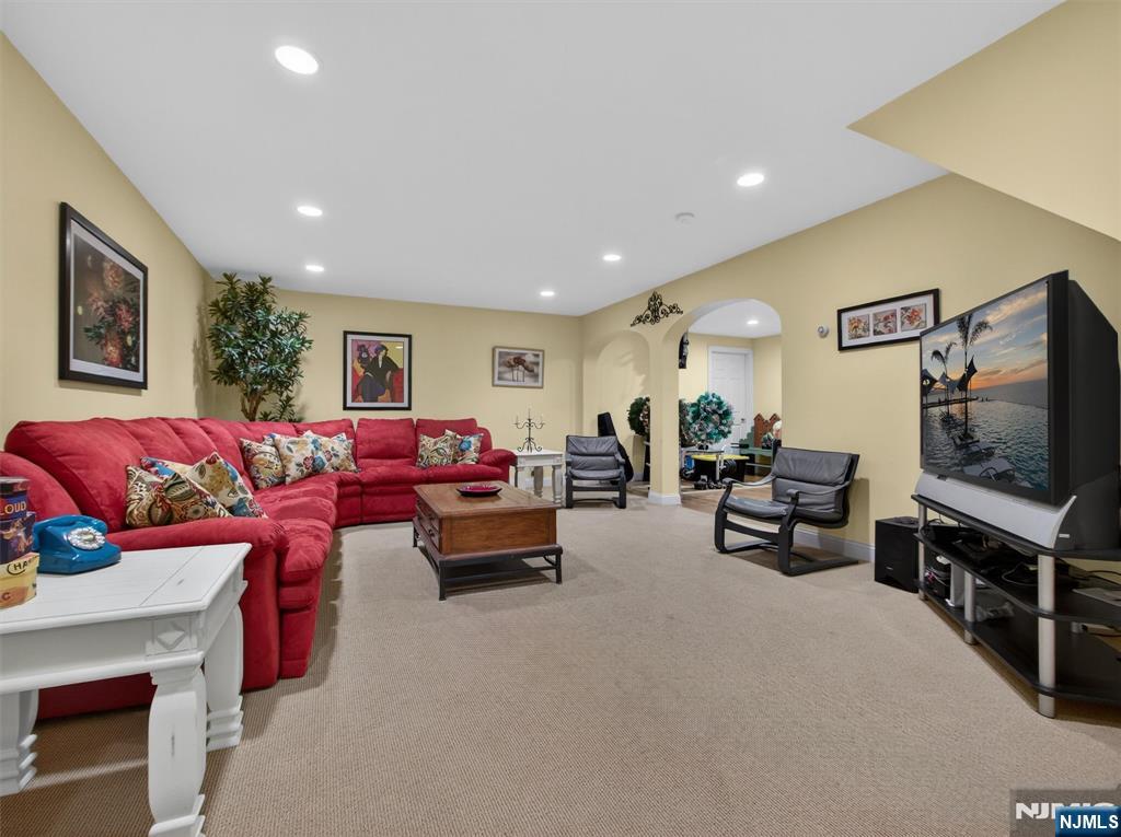 607 Poplar Road
