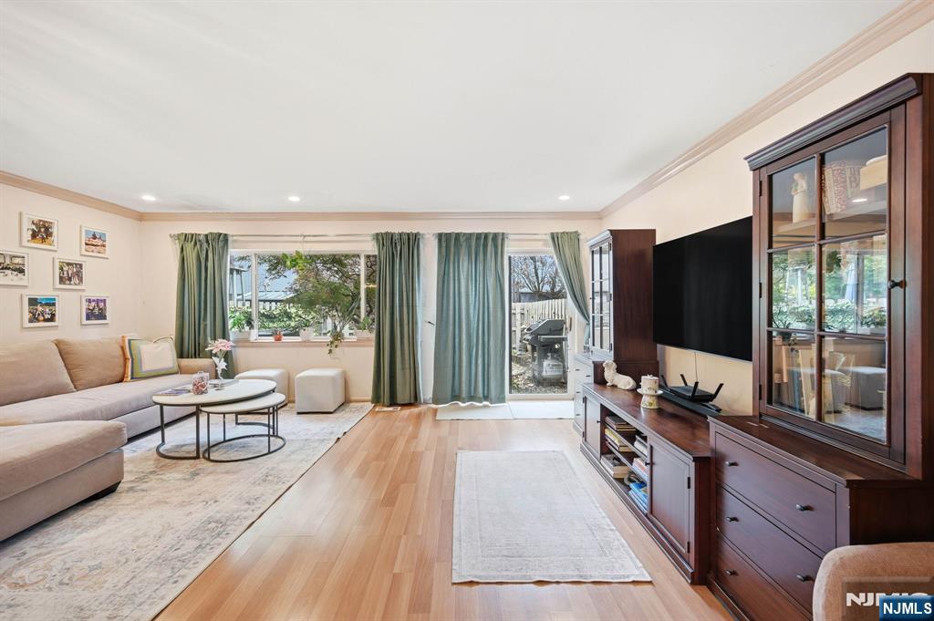 219 Pond Terrace 2B
