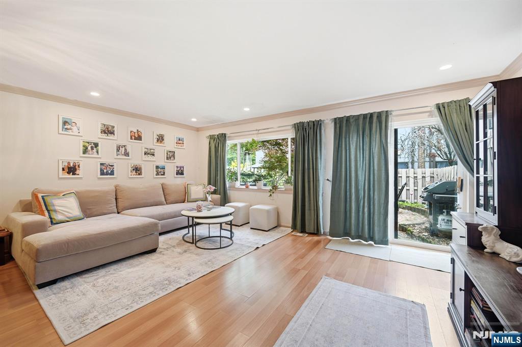 219 Pond Terrace 2B