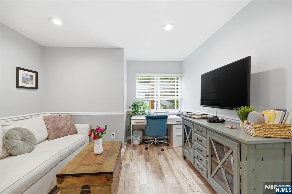 219 Pond Terrace 2B