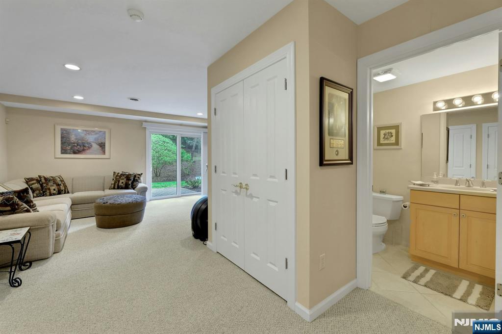 110 Winding Creek