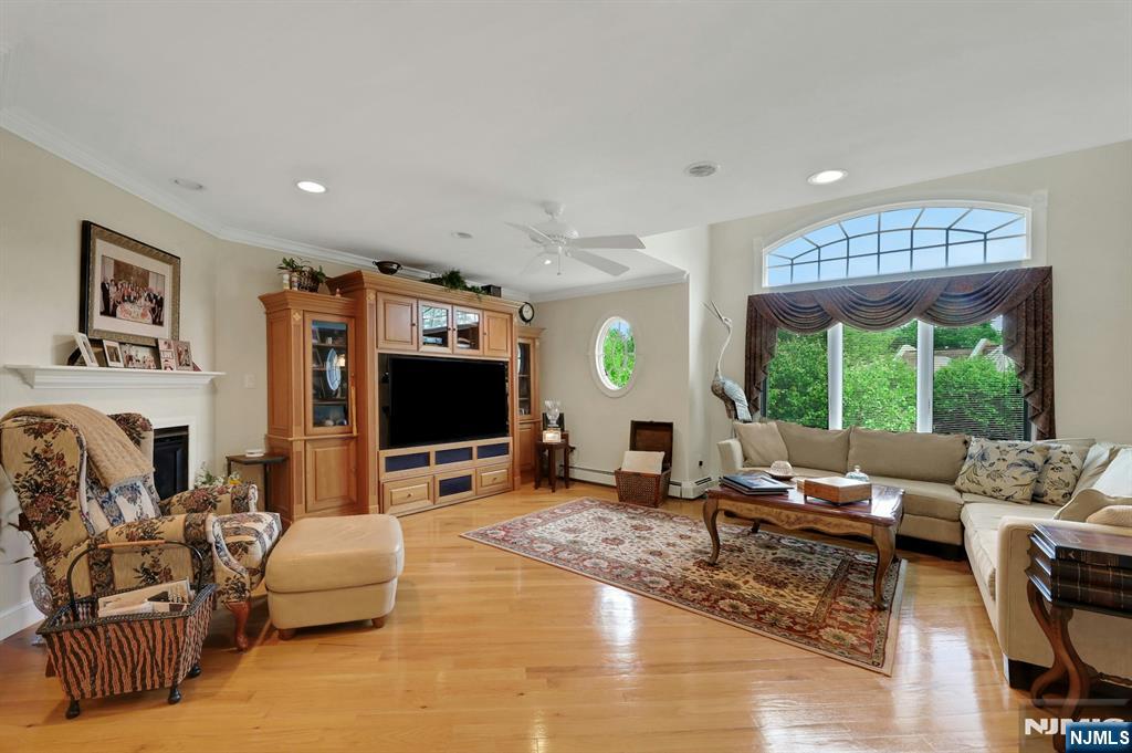 110 Winding Creek
