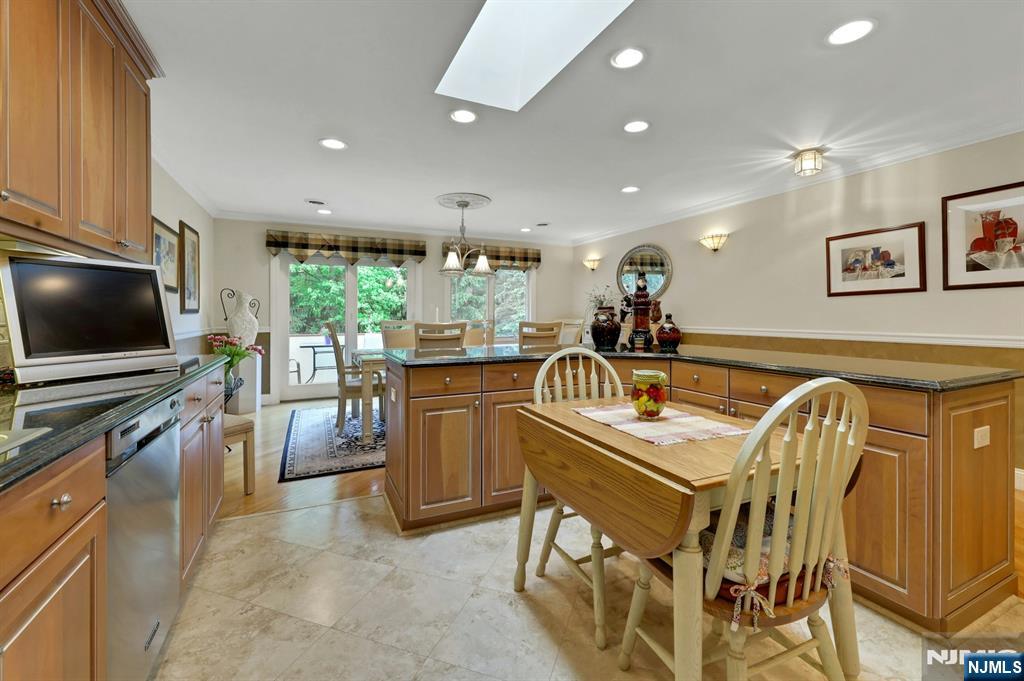 110 Winding Creek
