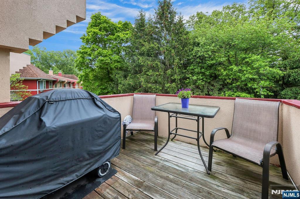 110 Winding Creek