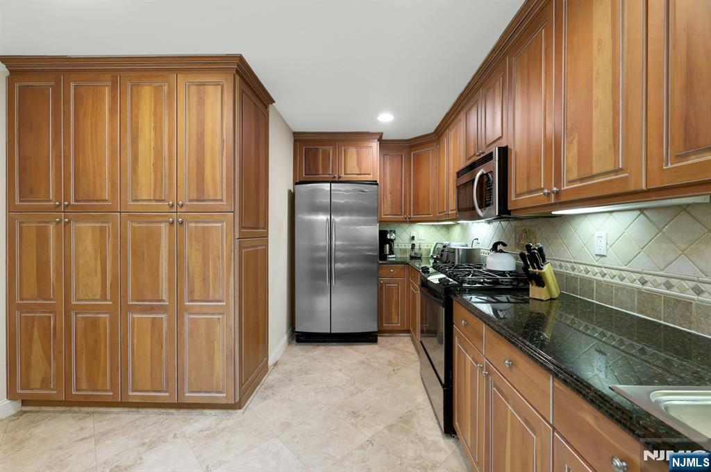 110 Winding Creek