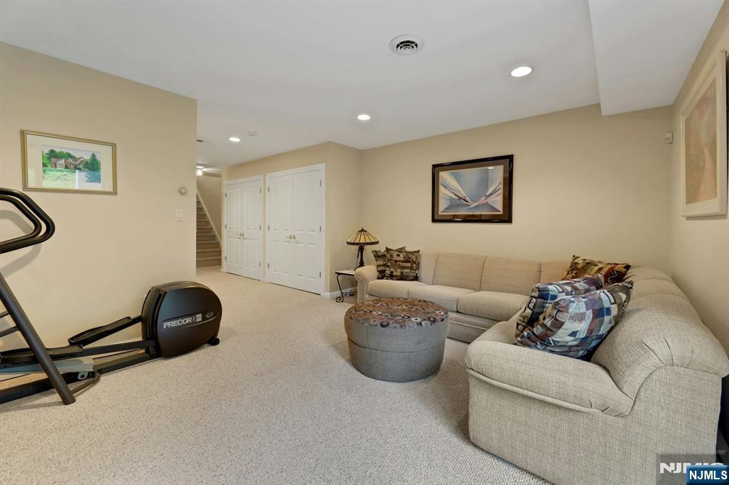 110 Winding Creek