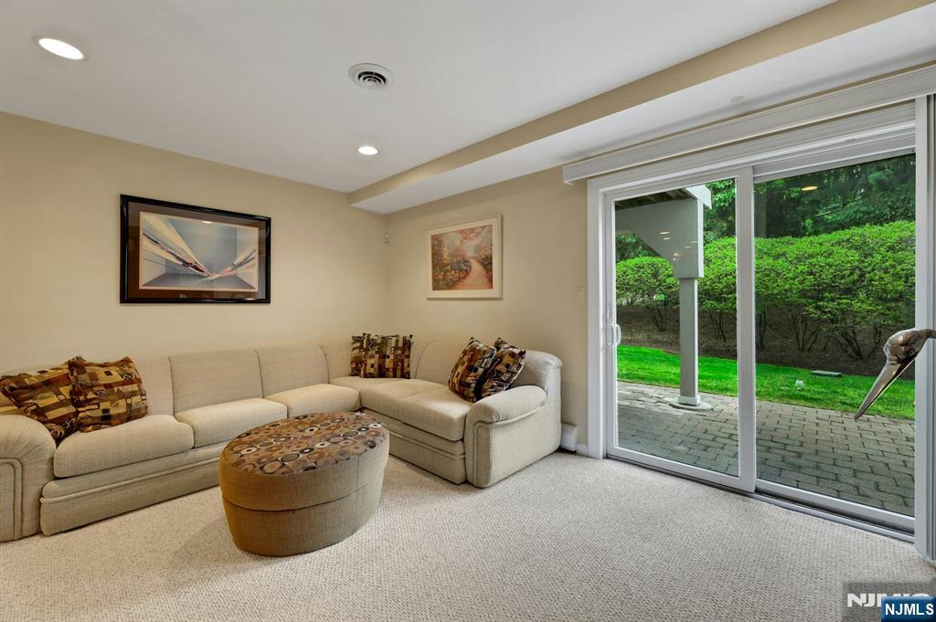 110 Winding Creek