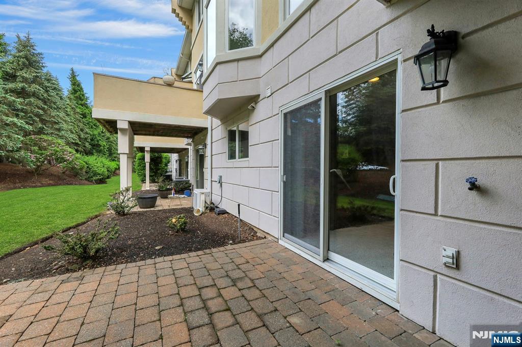 110 Winding Creek