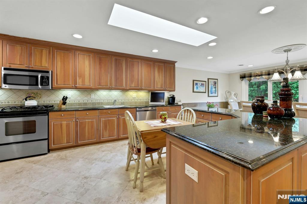 110 Winding Creek