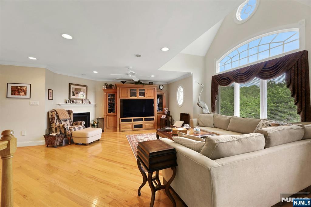 110 Winding Creek
