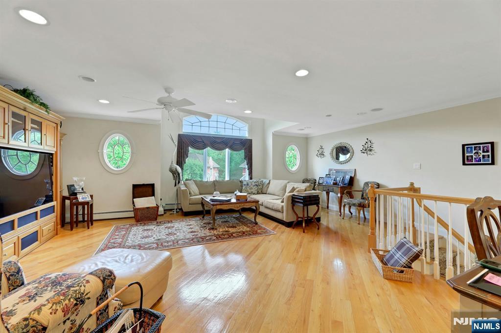 110 Winding Creek