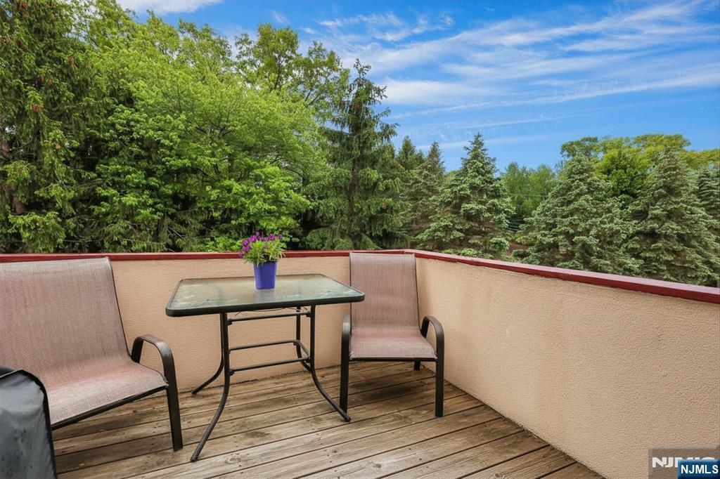 110 Winding Creek