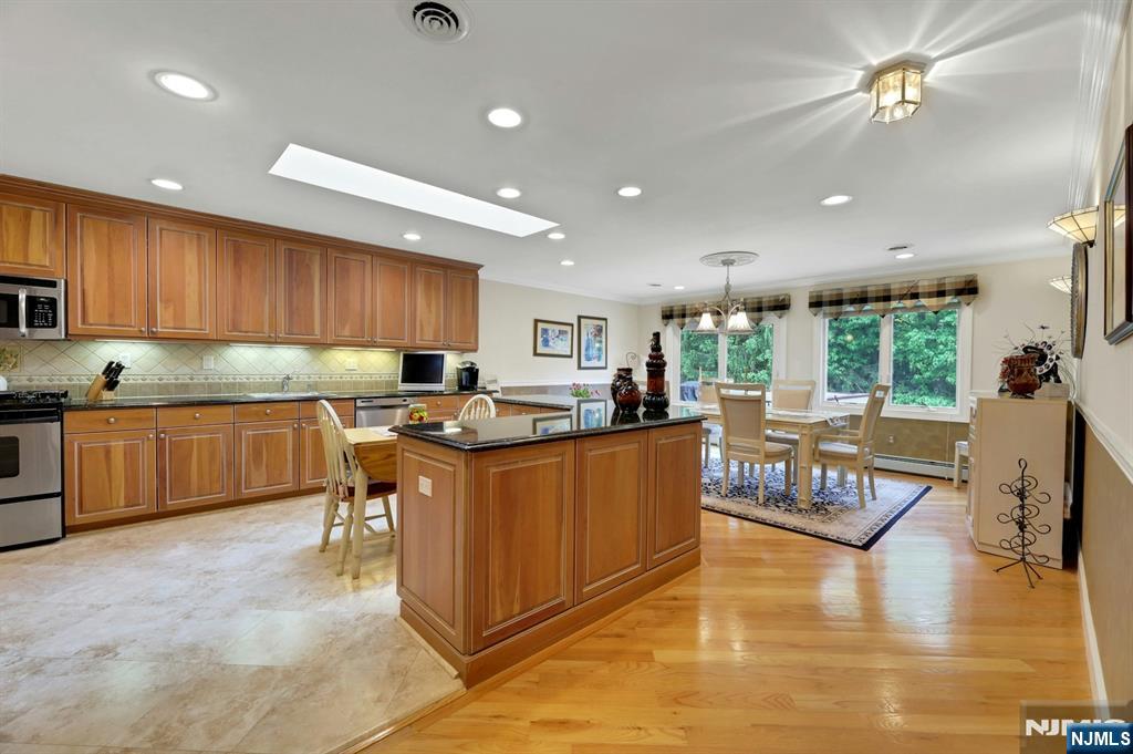 110 Winding Creek