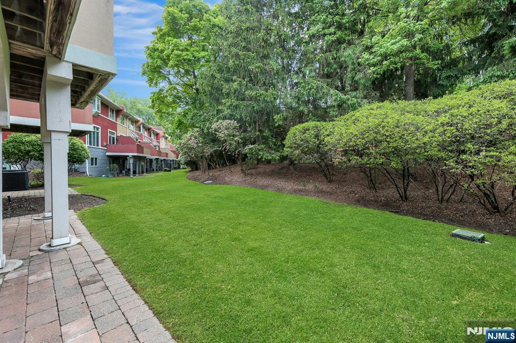 110 Winding Creek