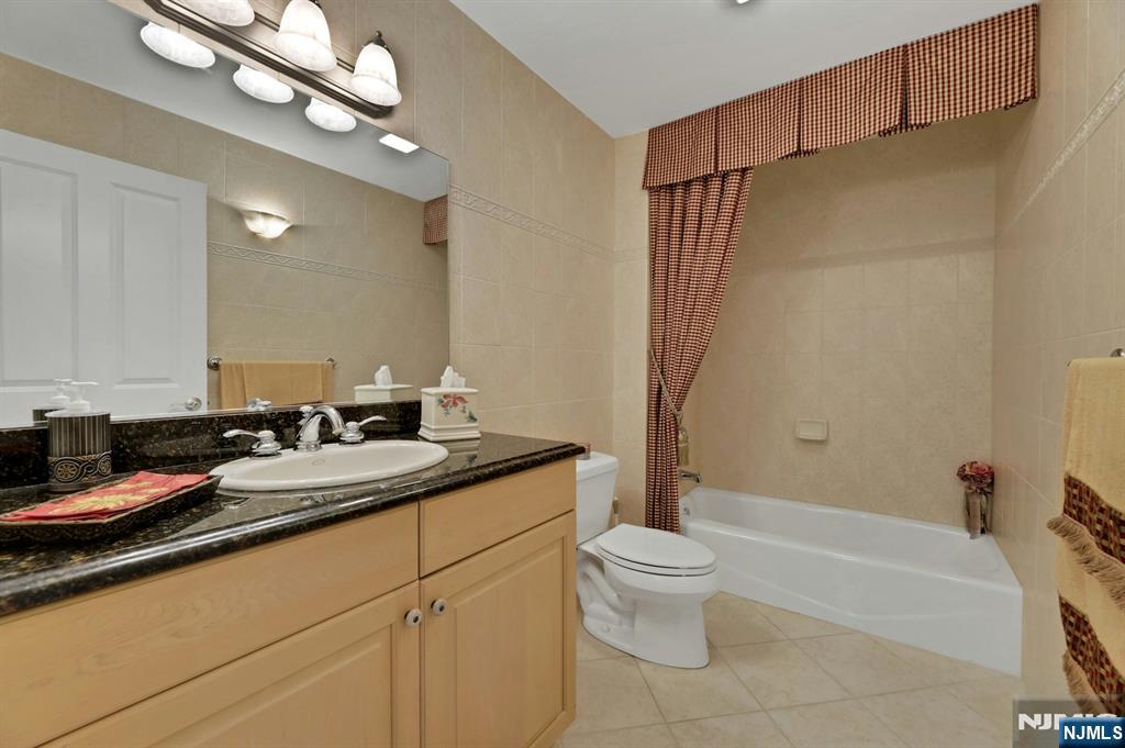 110 Winding Creek