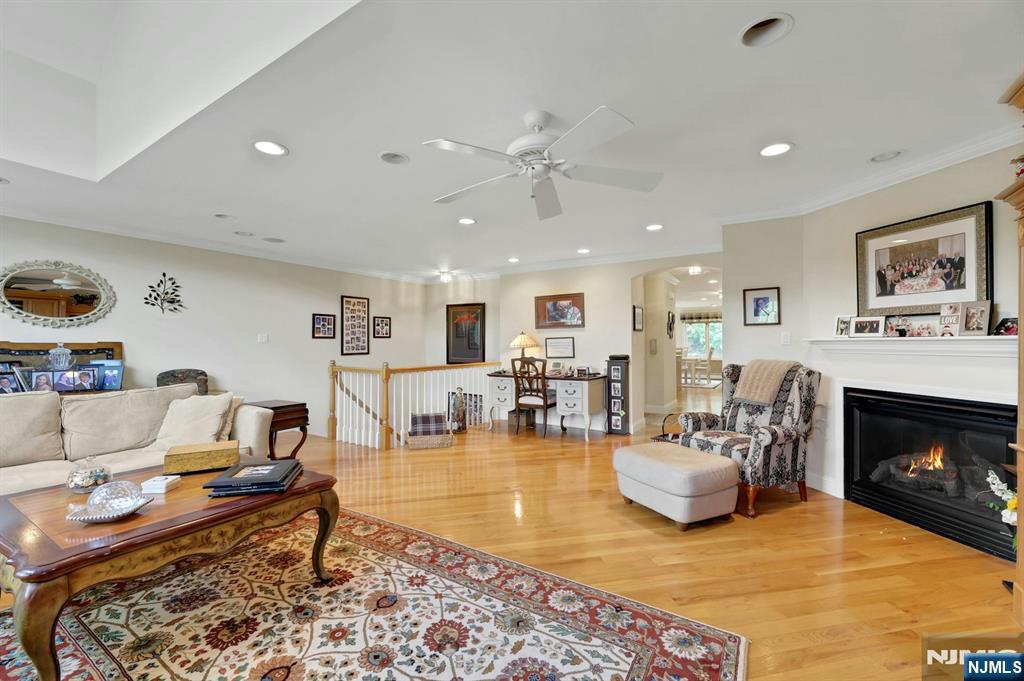 110 Winding Creek