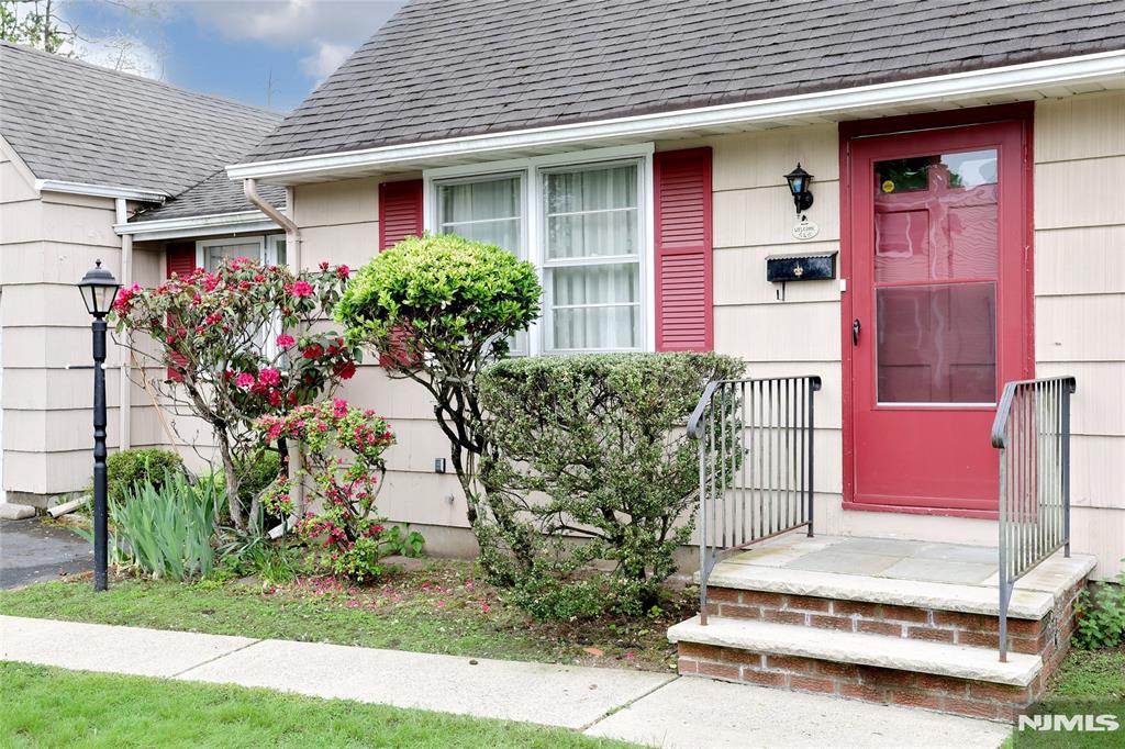 12 Beverly Lane