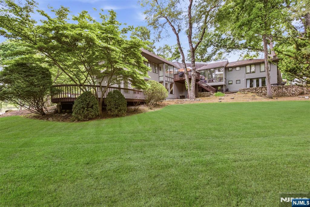 565 Green Lane