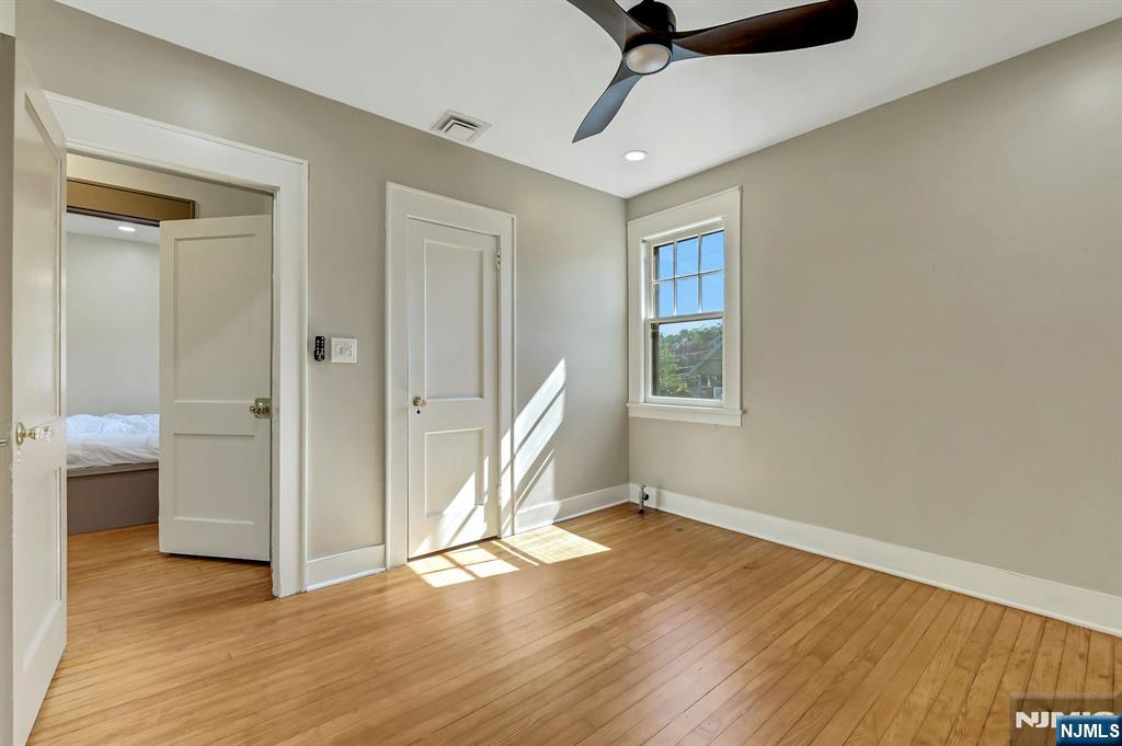 6 Colonial Court